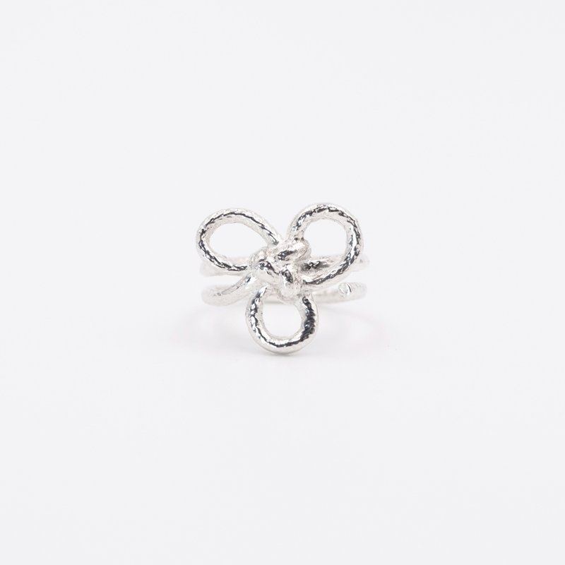 Three-petal rosette ring - แหวนทั่วไป - เงินแท้ สีเงิน