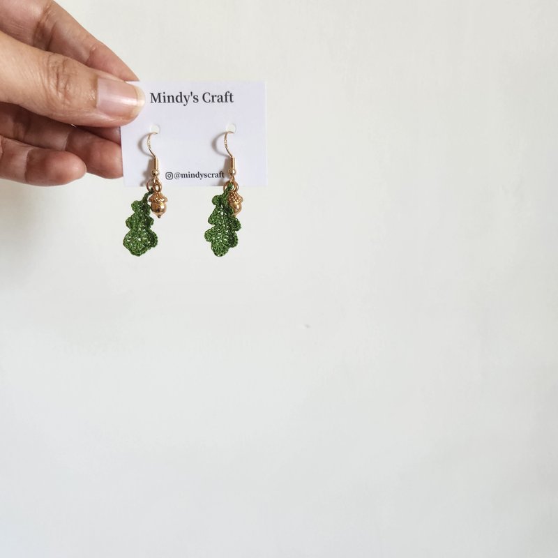 Alloy acorn and braided leaf earrings | Natural style handmade jewelry - ต่างหู - วัสดุอื่นๆ สีทอง