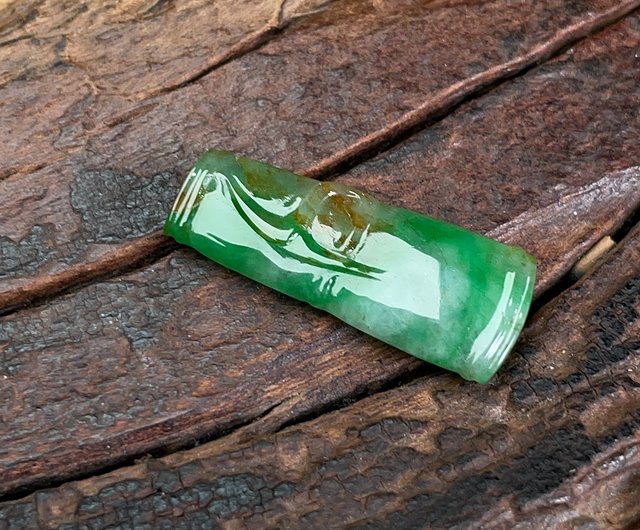 浮遊グリーンと浮遊赤翡翠竹 | 天然ビルマ翡翠 A グレード - ショップ