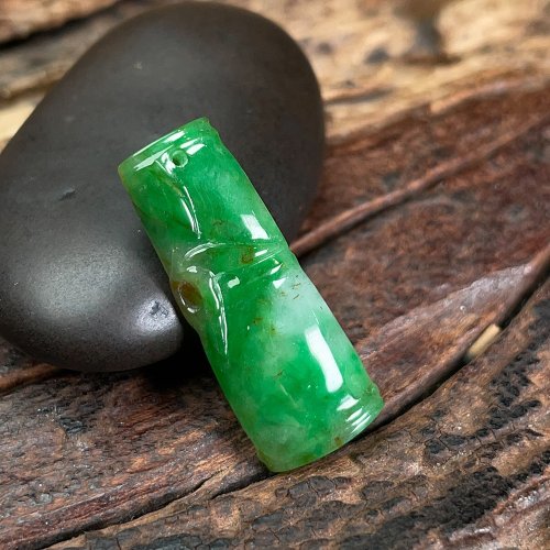 天然翡翠 ビルマ 黄杨緑 年年有余 掛件 民国 天然翡翠 ビルマ 黄杨緑 年年有余 掛件 民国