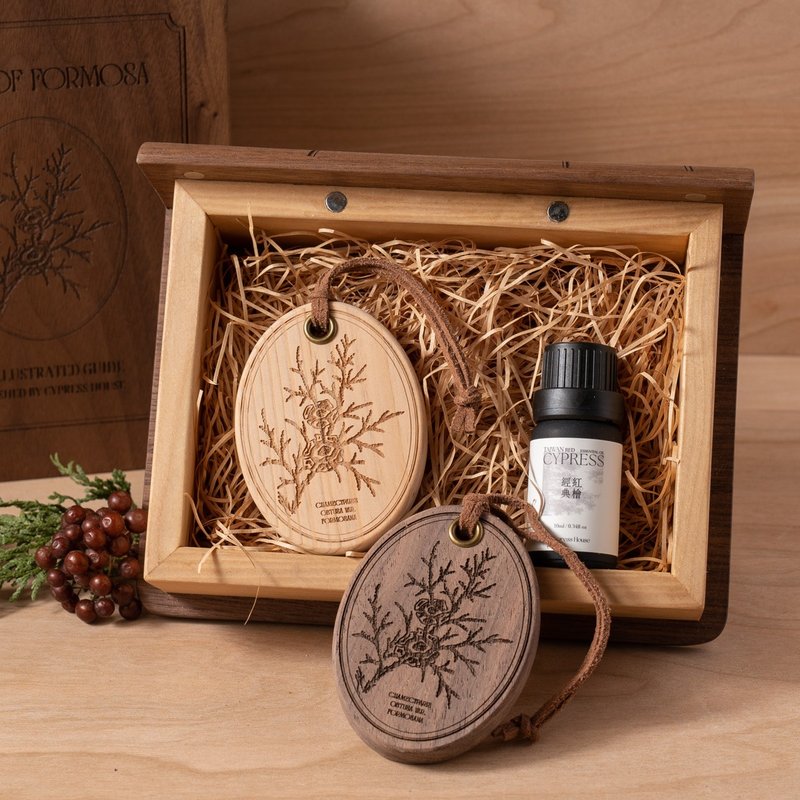 植物圖鑑橢圓擴香木精油禮盒 黑胡桃木盒 附送禮紙袋 - 香薰/精油/線香 - 木頭 咖啡色