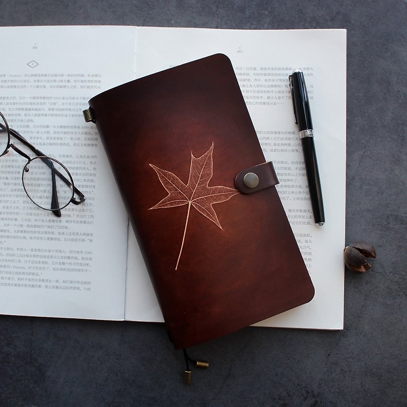 Dark brown maple leaf hand book leather notebook diary TN travel book can be customized - สมุดบันทึก/สมุดปฏิทิน - หนังแท้ สีนำ้ตาล
