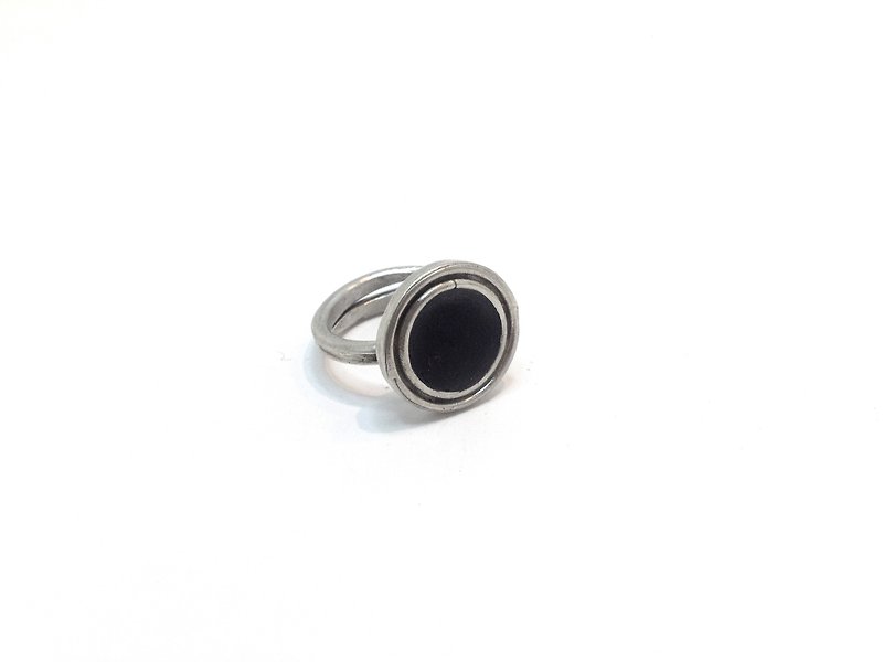 Olinda II·Silver Matte Enamel Ring (Castle Black) | Olinda - General Rings - Other Metals Black