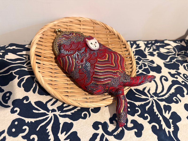 虱目魚口金包/ 龍袍織錦緞/ 皇后/ 海水江崖紋樣 - 零錢包/小錢包 - 絲．絹 紅色