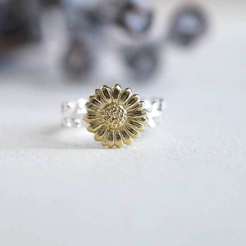Daisy ring - General Rings - Sterling Silver Silver