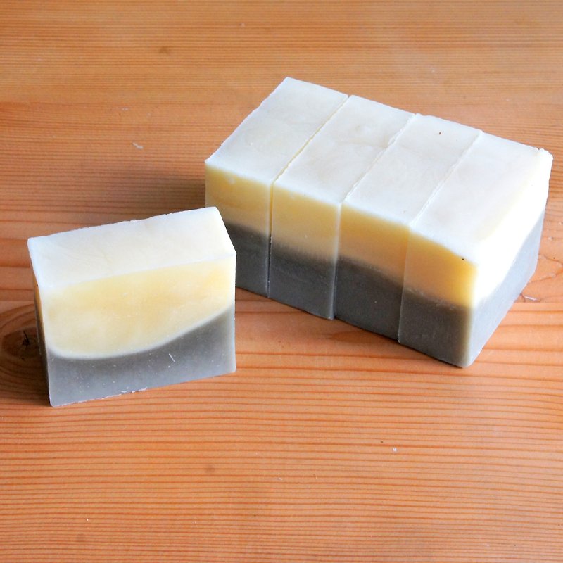 客製手工皂/代製皂/母乳皂(1000g) - 肥皂/手工皂 - 其他材質 多色