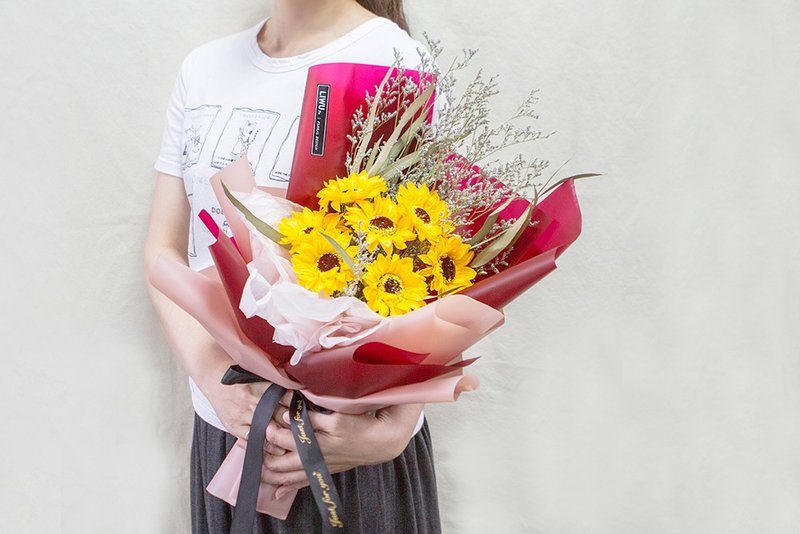 祝福涵意 7朵向日葵花束 乾燥花花束 畢業花束 父親節花束 S007 - 乾燥花/永生花 - 紙 紅色