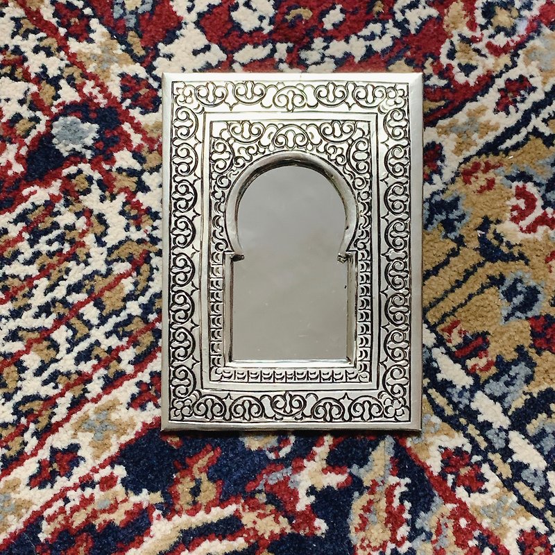モロッコの手でノックされたフラワーアーチポータブルミラー - 置物 - 銅・真鍮 シルバー