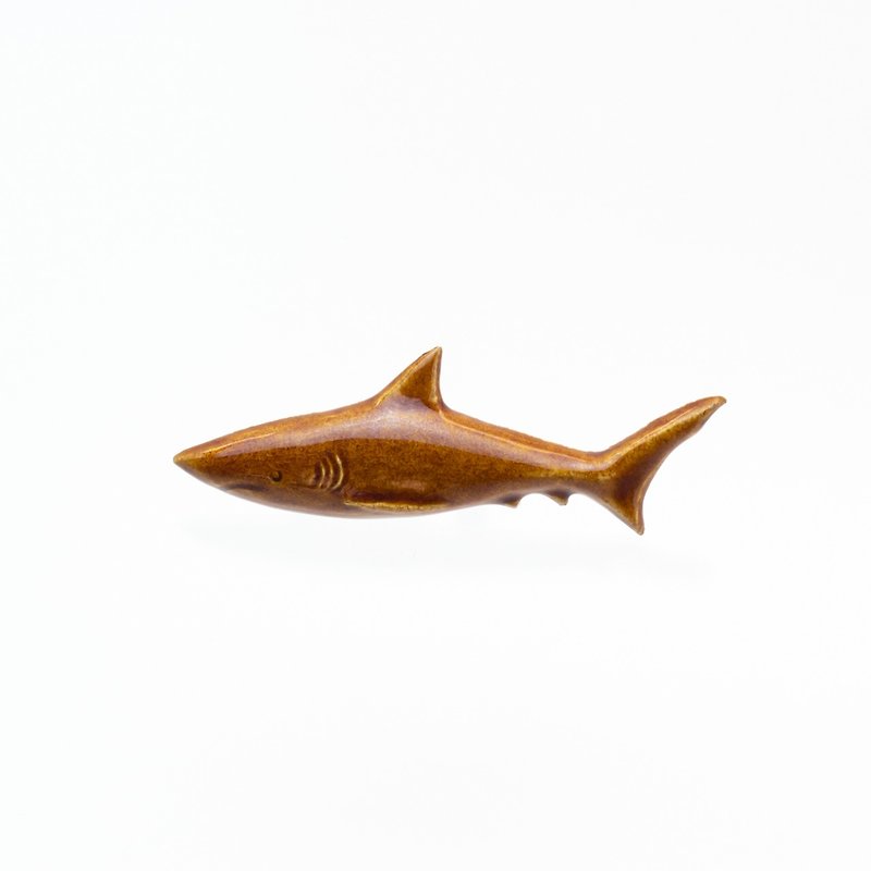 ceramics brooch shark brown - Brooches - Pottery Brown