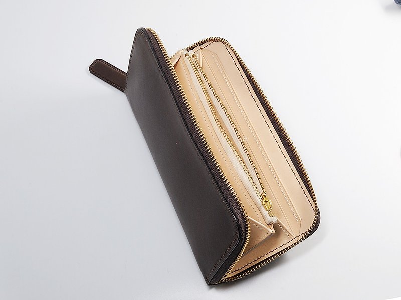 U-shaped zipper long clip dark coffee contrasting color version can be customized - กระเป๋าสตางค์ - หนังแท้ สีนำ้ตาล