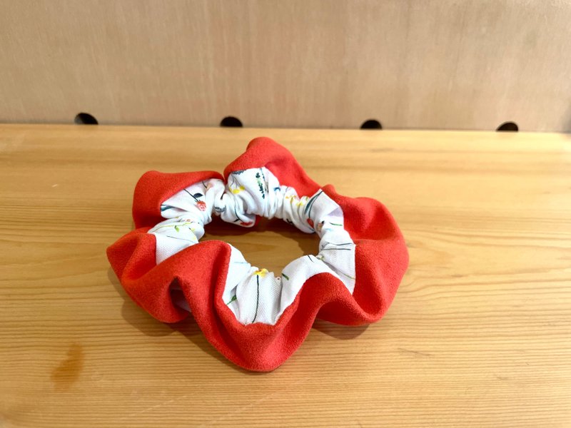 Chez. Small Things Series - Suede Hair Tie - Poppy Orange x Crayon Flower - Hair Accessories - Polyester Red