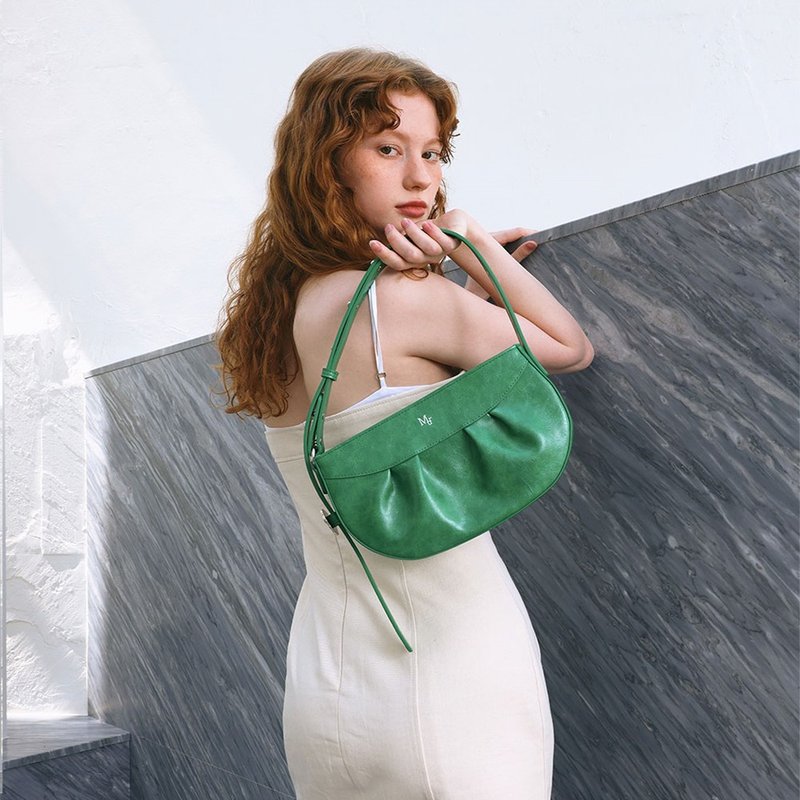 MUR Korean Cling Vegan Leather Bag (Crinkle Green) - กระเป๋าแมสเซนเจอร์ - วัสดุอีโค 