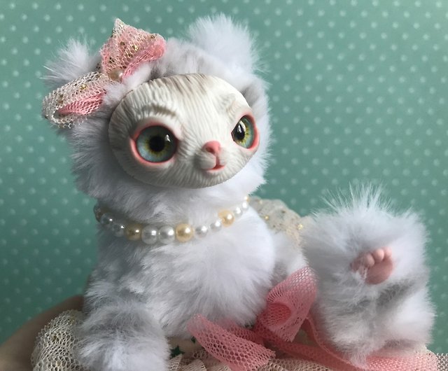 カワイイ子猫アーティスト人形かわいい白猫アートおもちゃooak子猫インテリア人形 ショップ Blaxstudio 人形 フィギュア Pinkoi