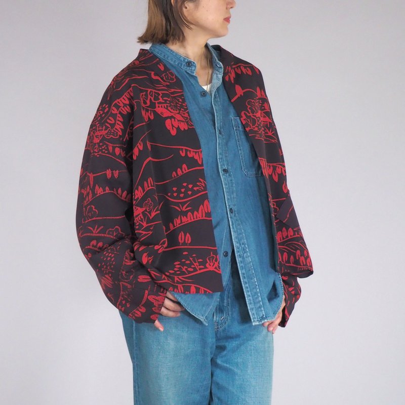 【日本製】着物リメイクジャケット　タンランジャケットML  マルベリー　レッド　山村画　ユニセックス　クロップジャケット　ヴィンテージ着物 - トップス ユニセックス - シルク・絹 パープル