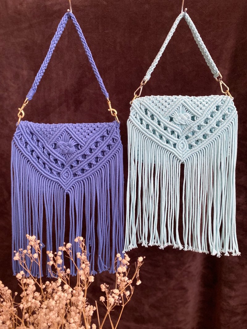 macrame bohemian shoulder bag tassel woven bag - กระเป๋าแมสเซนเจอร์ - ผ้าฝ้าย/ผ้าลินิน 