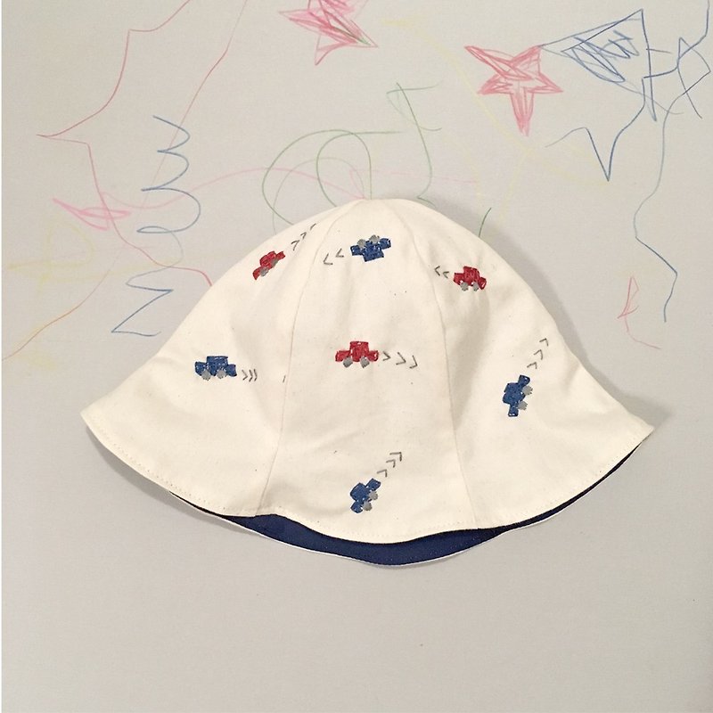 刺繍チューリップハット　くるま - 出産祝い用贈物 - コットン・麻 ホワイト