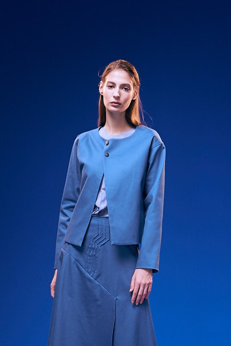 Off-season sale 孔雀藍四合釦短外套 - 女大衣/外套 - 棉．麻 藍色