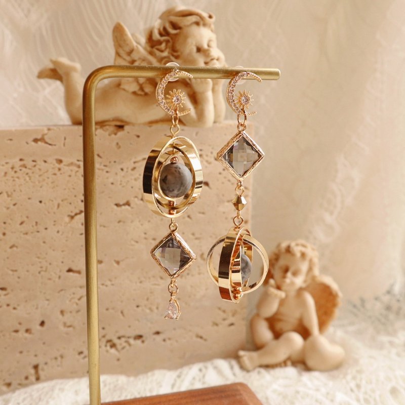 [Quality丨Planet Series] Classical Style Dancing Under the Moon Anti-Sensitive Earrings - Earrings & Clip-ons - Other Metals Gold