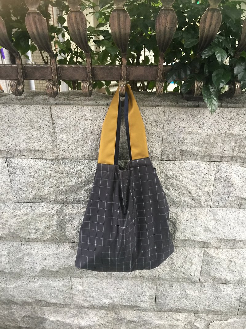 Sienna*加大版撥水購物袋氣球包 - 側背包/斜背包 - 聚酯纖維 黑色