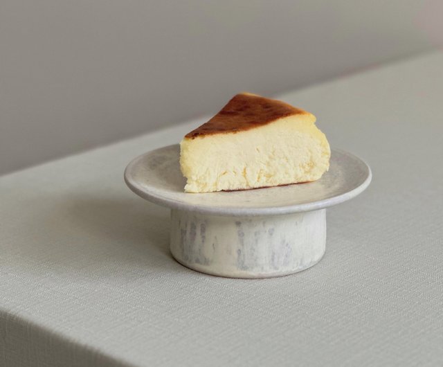 高さ4インチの石でできた食器 - ショップ chu-pottery 皿