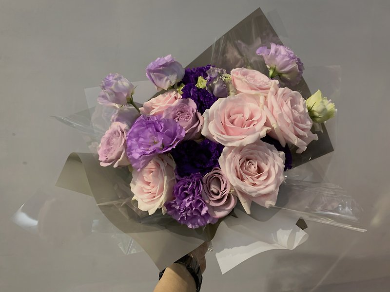 玫瑰粉玫瑰 紫桔梗 鮮花束 - 裝飾/擺設  - 植物．花 粉紅色