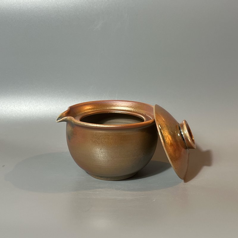 Wood-fired Rose Gold cup with lid/Handmade by Xiao Pingfan - Teapots & Teacups - Pottery 