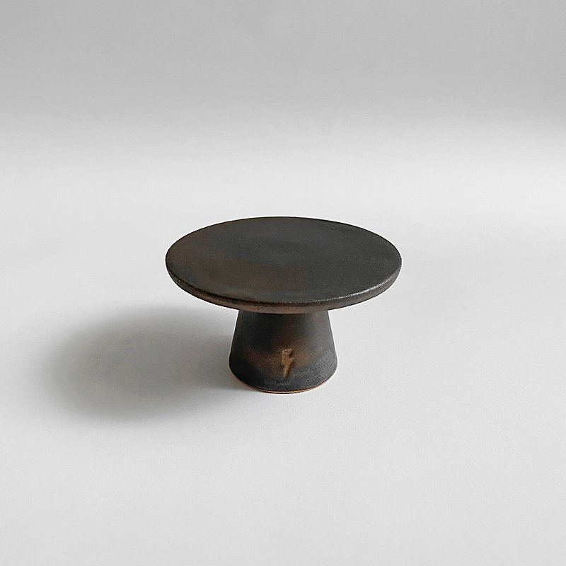 [Small high platform series] Black gold high plate No. 16 - Items for Display - Pottery Gold