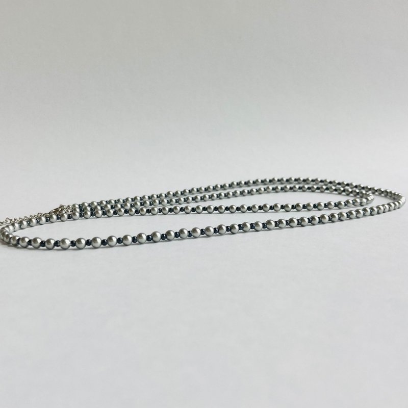 貝ベビーパールとビーズのオペラネックレス/3.5mm約80cm/シルバーグレー/R/made in japan - 項鍊 - 貝殼 銀色