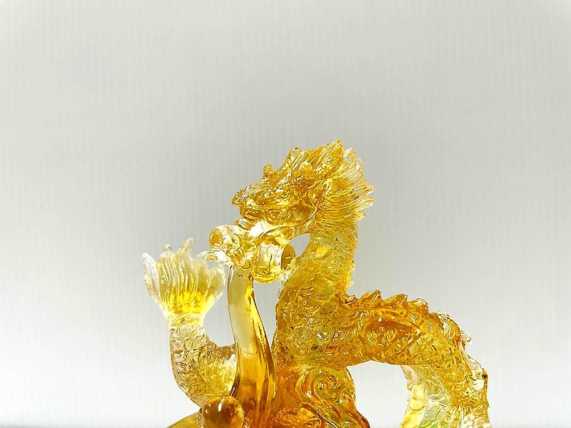 Liuli Zodiac Dragon - Items for Display - Colored Glass 