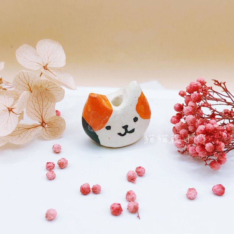 Three-flowered cat hand-kneaded pottery multifunctional incense sticks holder healing small items exchange gift porcelain cat pottery cat - Items for Display - Pottery 