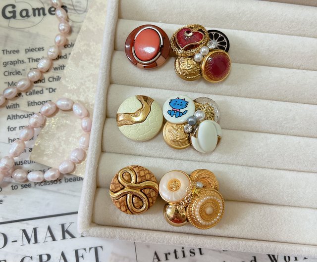 wow Handmade-ヴィンテージボタンアシンメトリーシングルイヤリング - ショップ Button-made ピアス・イヤリング - Pinkoi