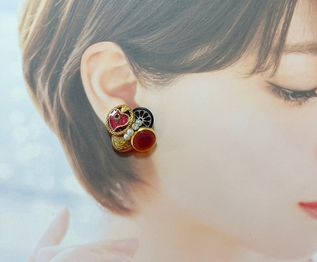 wow Handmade-ヴィンテージボタンアシンメトリーシングルイヤリング - ショップ Button-made ピアス・イヤリング - Pinkoi