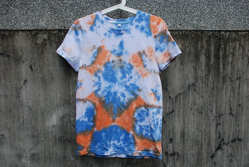 Yan Yan - Yen Yen render short-sleeved clothes. T-shirt. Hippie. - Unisex Hoodies & T-Shirts - Cotton & Hemp Blue