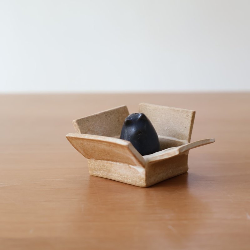 box cat incense holder - Fragrances - Pottery Orange