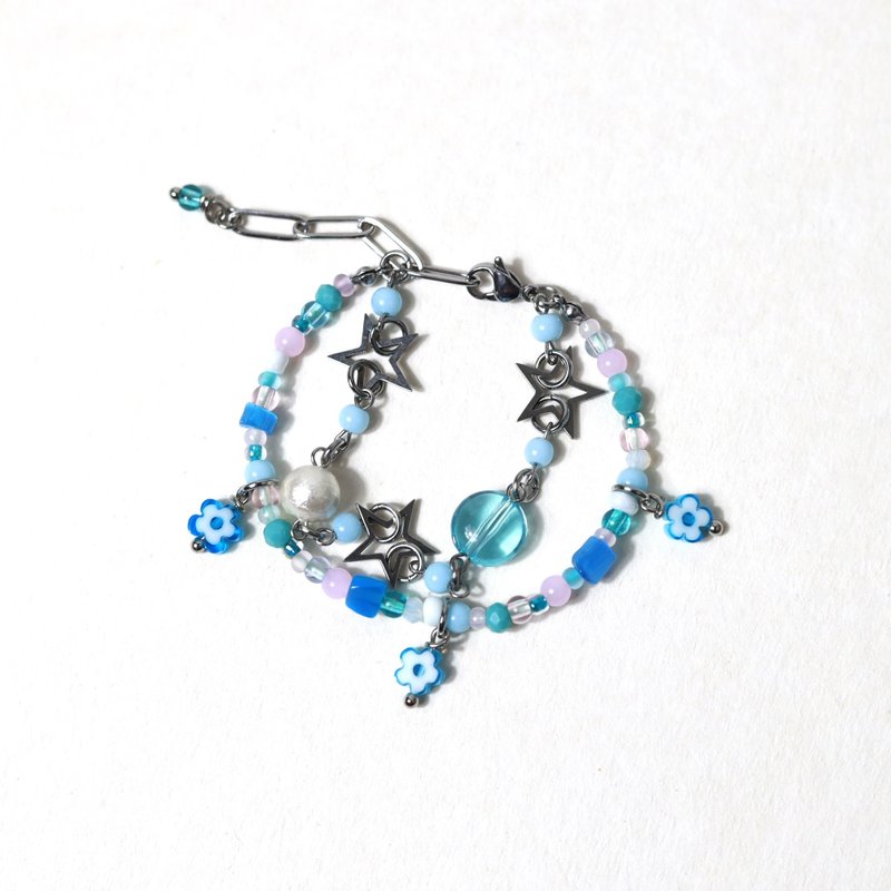 BLUE FLOWER double layer stainless steel bracelet - สร้อยข้อมือ - วัสดุอื่นๆ สีน้ำเงิน