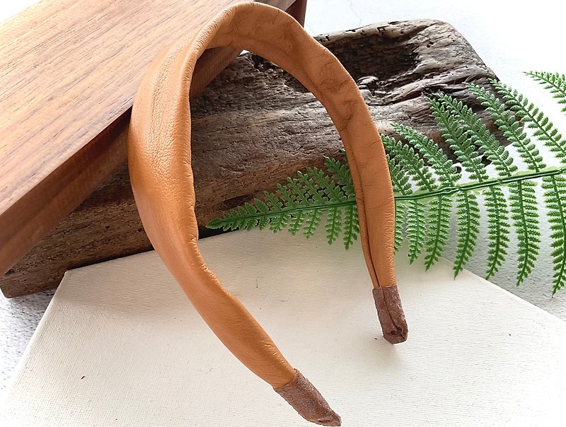 Fully hand-stitched milk tea American goat leather pins headband - Headbands - Genuine Leather Brown