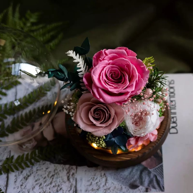 【永恆星穹】把小花園封進玻璃球的暖光永生花 - 乾燥花/永生花 - 植物．花 