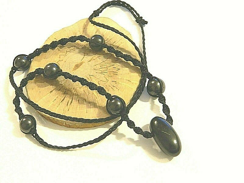 Shungite necklace, macrame beaded healing necklace - 項鍊 - 其他材質 黑色