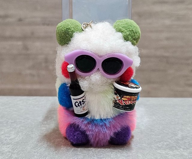 赤ちゃんイモムシのキーホルダー - 紫のサングラス - ショップ