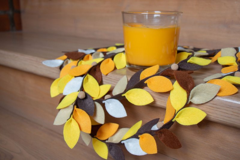 Bright Felt Garland with Pompoms | Table and Home Décor | Autumn colors - Wall Décor - Other Materials Yellow