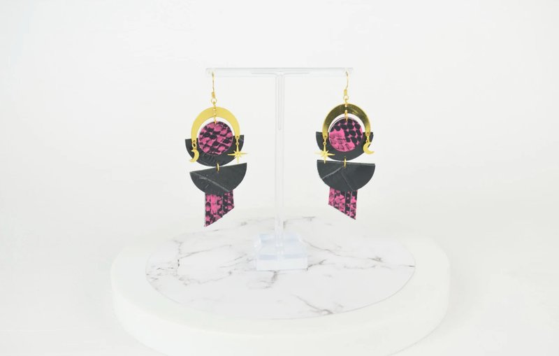 Moon & Stars Earrings in Pink Snake, Textured Black and Gold Salvaged Leather - ต่างหู - หนังแท้ สึชมพู