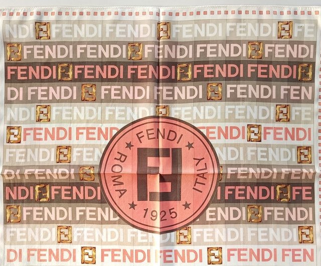 美品 FENDI ヴィンテージ スカーフ フェンディ ヴィンテージ スカーフ ギフト 23 x 22.5 インチ
