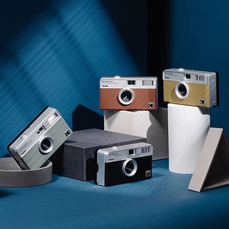 【Kodak コダック】EKTAR H35 35mm ハーフゲフェレントカメラ レトロフィルムカメラ 4色 - カメラ - プラスチック 