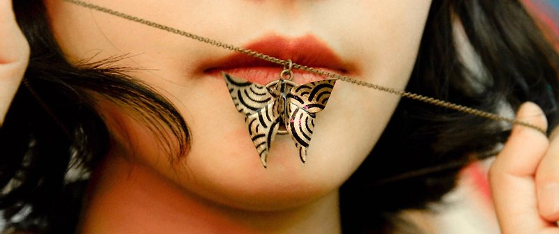 蝶の効果 - ネックレス - その他の素材 ゴールド