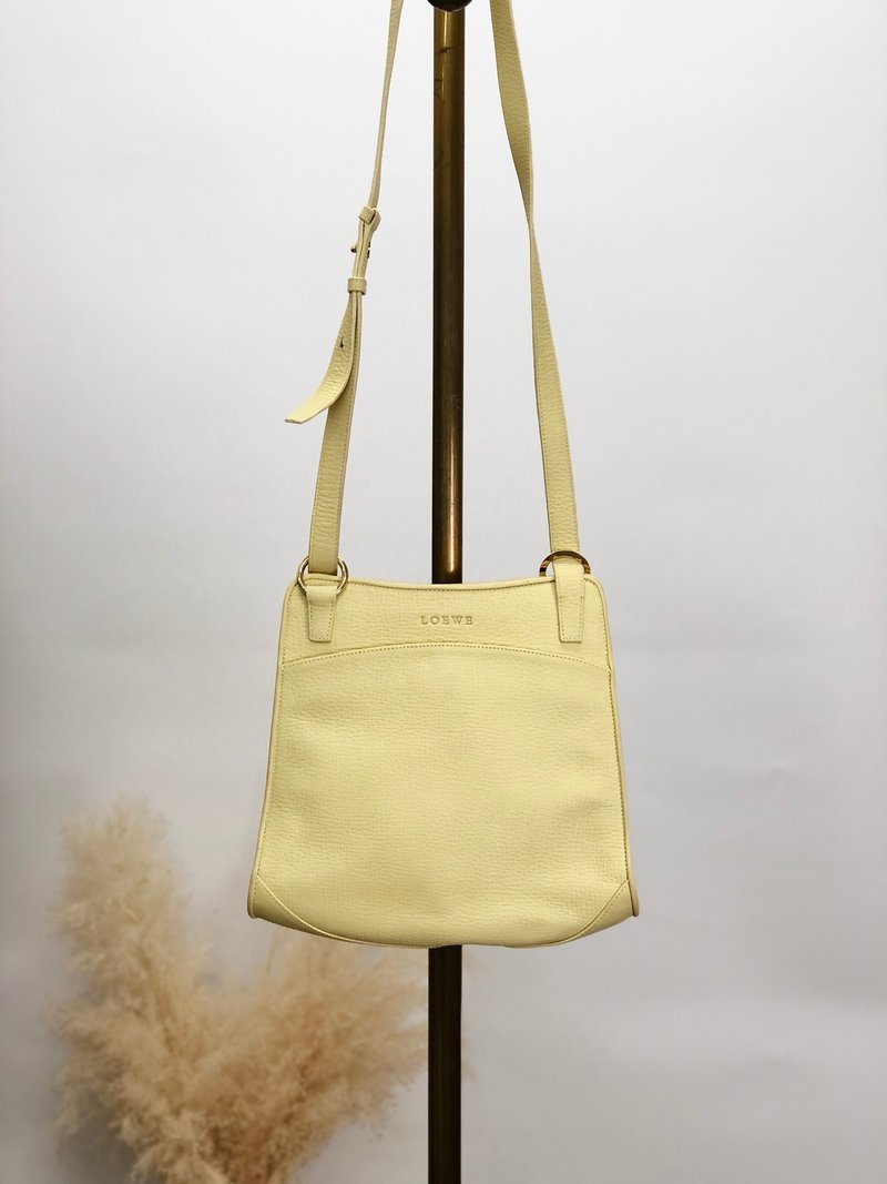 【 日本直送　名牌中古包 】LOEWE ロエベ ショルダーバッグ イエロー レザー vintage ヴィンテージ オールド ijfzfe - 側背包/斜背包 - 真皮 黃色