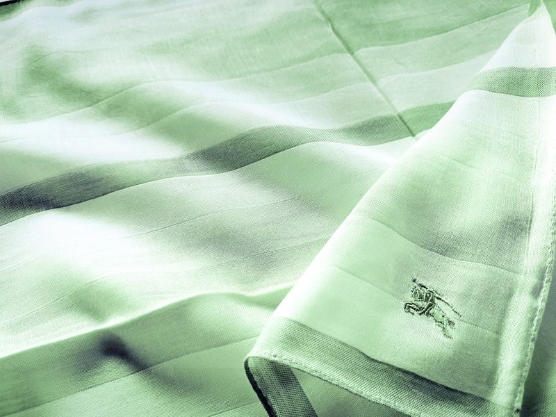 Burberry Vintage Handkerchief Green 19 x 18.5 inches. - 手帕 - 棉．麻 綠色
