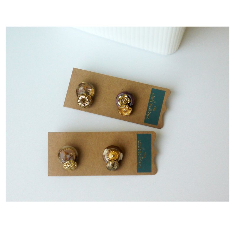美好年代 | 異素材樹脂耳環 | 古董風 | 穿式 pierced | 不對稱 - 耳環/耳夾/耳骨夾 - 其他材質 金色