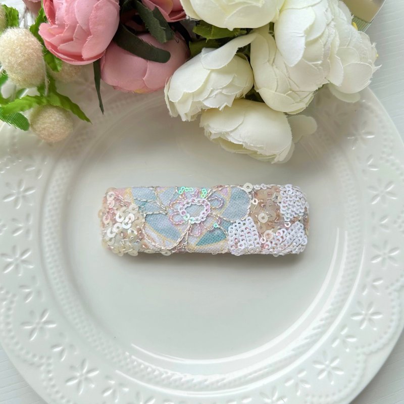 長方型棉布網紗串珠亮片蝴蝶結彈夾-淺粉藍色 - 髮夾/髮圈 - 其他材質 粉紅色