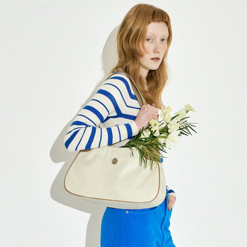 韓國製自家品牌Untidy 喇叭袋 Flare Bag - 手提包/手提袋 - 人造皮革 