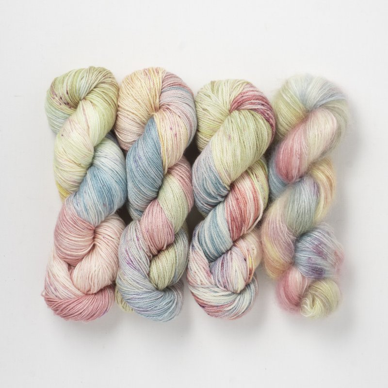 Hand-dyed thread‧ Wild flowers on the grassland - เย็บปัก/ถักทอ/ใยขนแกะ - วัสดุอื่นๆ หลากหลายสี